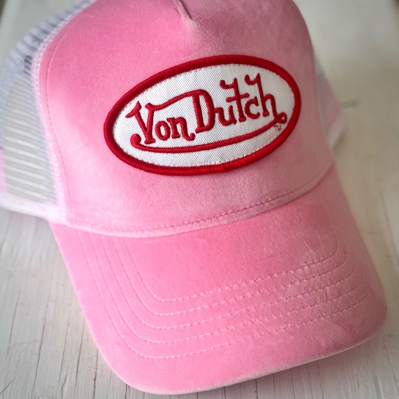 NWT Von Dutch Pink Crush Velvet Trucker Hat - Red Embroidered Logo Patch - Picture 1 of 5